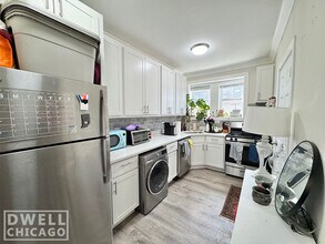 3820 N Greenview Ave, Unit 2 in Chicago, IL - Building Photo - Building Photo