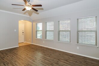 616 Big Horn Rd in Aubrey, TX - Foto de edificio - Building Photo