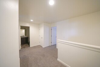 3243 S Fossil Hls Dr in Saint George, UT - Building Photo - Building Photo