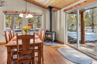 17885 Guelfi Rd in Bend, OR - Building Photo - Building Photo