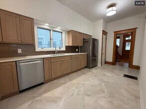 3706 N Wilton Ave in Chicago, IL - Building Photo - Building Photo