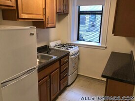 1156 Commonwealth Ave, Unit 0C in Boston, MA - Building Photo