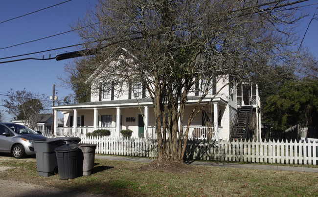 301 E Robert St in Hammond, LA - Foto de edificio - Building Photo