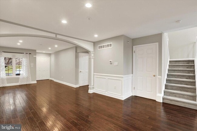 102 Julian Dr E in Warminster, PA - Building Photo - Building Photo