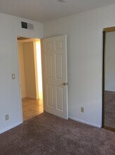 11336 Martha St, Unit #5 in North Hollywood, CA - Foto de edificio - Building Photo