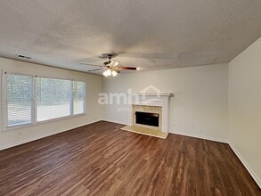 1121 Lauren Way in Acworth, GA - Foto de edificio - Building Photo