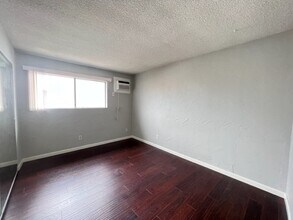 4251-4259 Farquhar Ave in Los Alamitos, CA - Foto de edificio - Building Photo