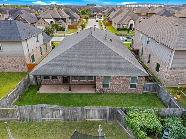 15114 Winthrop Manor Way in Cypress, TX - Foto de edificio - Building Photo