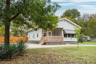 112 Queenswood Dr in Mabank, TX - Building Photo - Building Photo