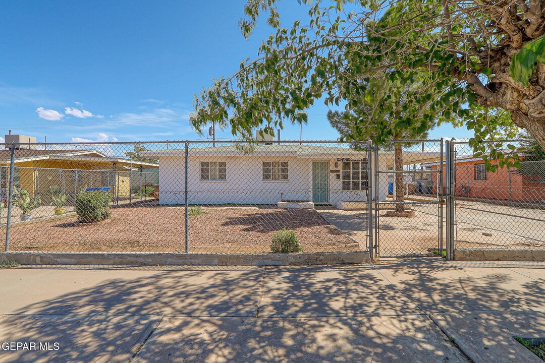 5312 Capistrano Dr in El Paso, TX - Building Photo