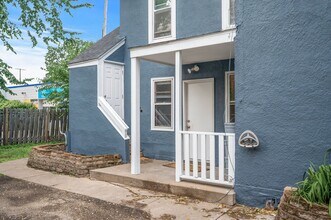 922-18 1/2 18 1/2 Ave NE in Minneapolis, MN - Building Photo - Building Photo