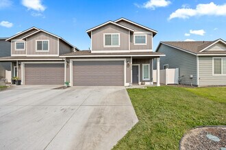 5324 Remington Dr in Pasco, WA - Building Photo - Building Photo