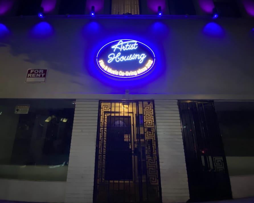 807 Flower St in Los Angeles, CA - Building Photo