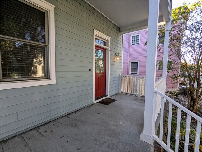 property at 305 E Duffy St