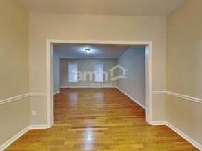 3915 Red Hill Ct in Greensboro, NC - Foto de edificio - Building Photo