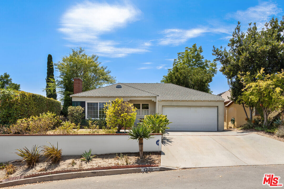 1226 Rock View St in Los Angeles, CA - Building Photo