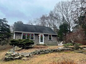 12 Little Gull Ln in Groton, CT - Building Photo