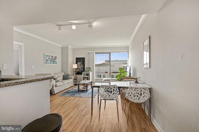 777 7th St NW in Washington, DC - Building Photo - Building Photo