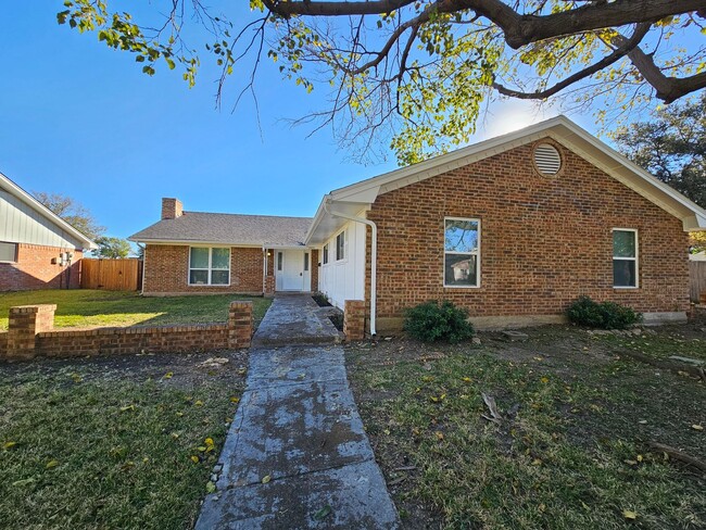 property at 2400 Meadow Creek Dr