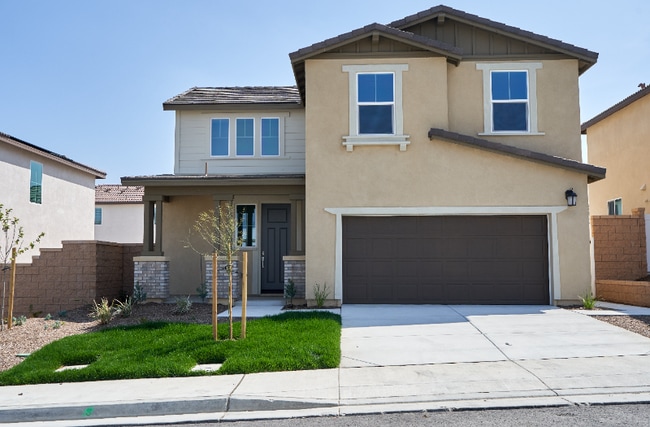 389 Havasu Wy in Rialto, CA - Foto de edificio - Building Photo