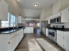 8008 207th St Ct E in Spanaway, WA - Building Photo - Building Photo