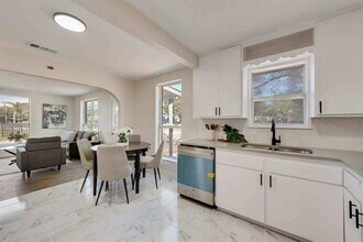 1802 Gus Thomasson Rd in Dallas, TX - Building Photo - Building Photo