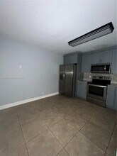 5801 Riverside Dr in Coral Springs, FL - Building Photo - Building Photo