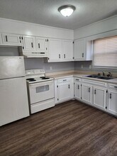 103 Helen St in Tullahoma, TN - Foto de edificio - Building Photo