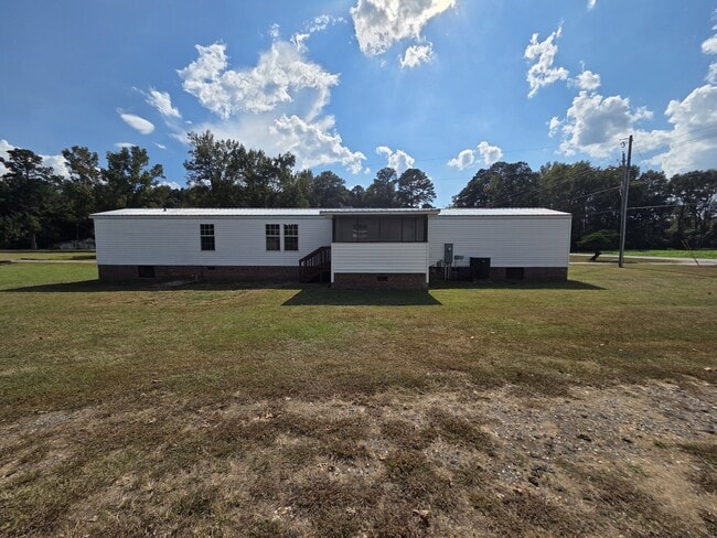 9614 Dunn Rd in Godwin, NC - Building Photo - Building Photo