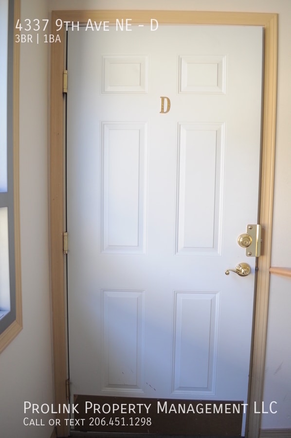 4337 9th Ave NE in Seattle, WA - Foto de edificio - Building Photo