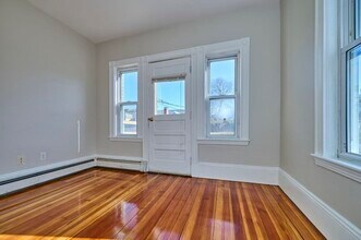 27 Ellery St, Unit 3 in Cambridge, MA - Foto de edificio - Building Photo