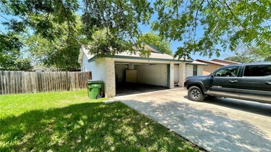 602 Windsor Rd in Round Rock, TX - Building Photo - Building Photo