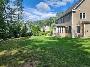 15 Quinn's Ct in Avon, CT - Building Photo - Building Photo