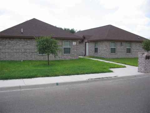 Golden Crest Apartment Community in Edinburg, TX - Foto de edificio