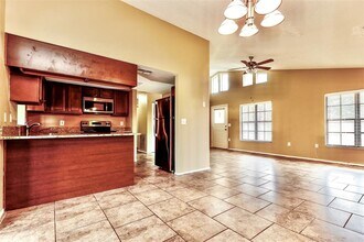 7737 Turnbridge Dr in Port Richey, FL - Building Photo - Building Photo