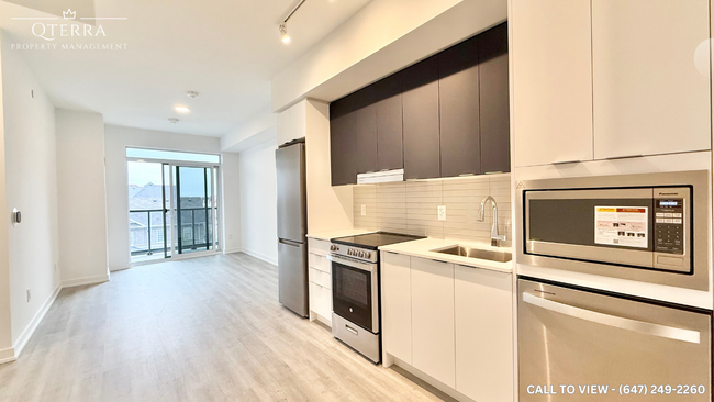 property at 327-5081 Hurontario St