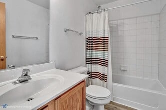 2410 Oneida Ln in Naperville, IL - Building Photo - Building Photo