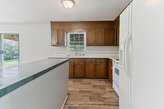 6118 Lexington Dr in Hope Mills, NC - Building Photo - Building Photo