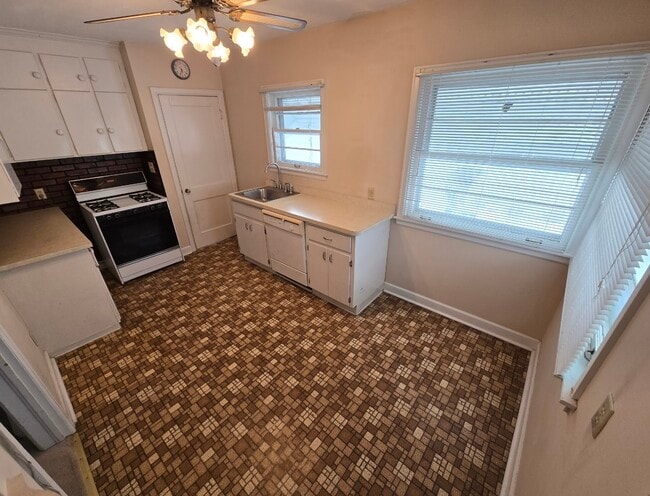 2007 46th St in Rock Island, IL - Building Photo - Building Photo