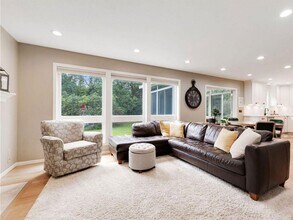 16345 Victoria Curve SE in Prior Lake, MN - Building Photo - Building Photo