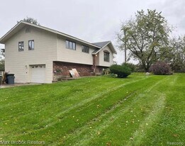 4842 Merwin Rd in Lapeer, MI - Building Photo