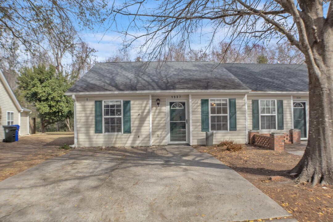 1537 Blaze Ln in Charleston, SC - Building Photo