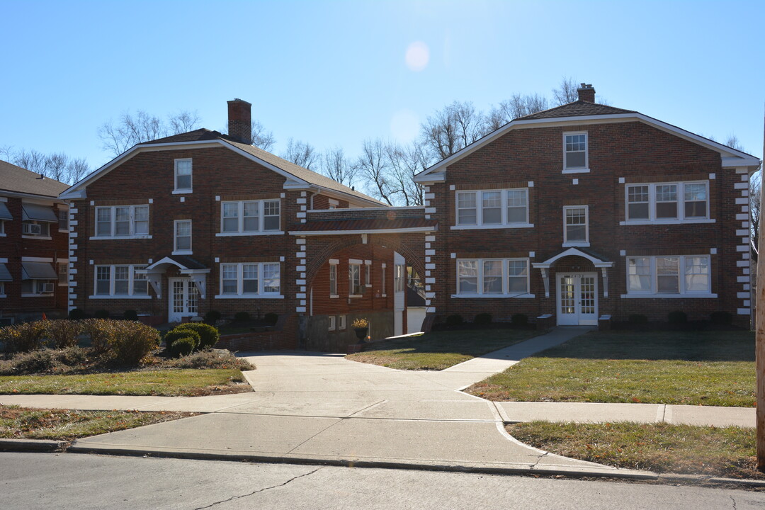 2404 Pacific St in St. Joseph, MO - Foto de edificio