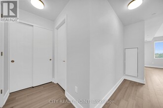 664-664 Spadina Ave. in Toronto, ON - Building Photo - Building Photo
