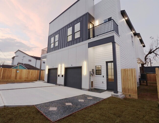 421 E 41st St in Houston, TX - Building Photo - Building Photo