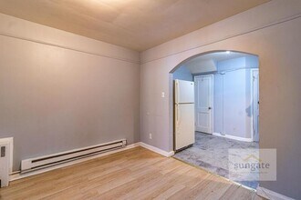1801 E Lombard St in Baltimore, MD - Building Photo - Building Photo
