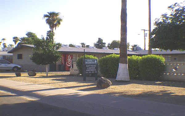 Scottsdale Carefree Apartments in Scottsdale, AZ - Building Photo