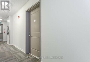 1370 Costigan Rd in Milton, ON - Building Photo - Building Photo