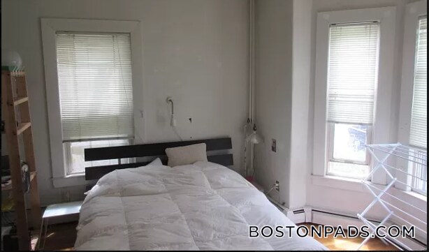 220 Banks St in Cambridge, MA - Building Photo - Building Photo