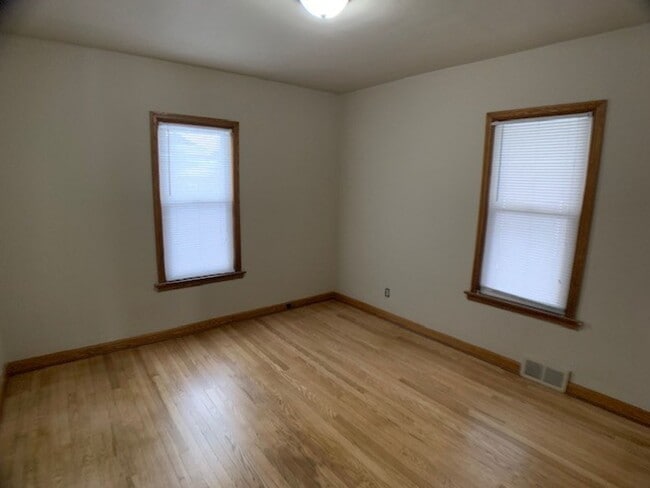 1437 S 59th St in West Allis, WI - Building Photo - Building Photo